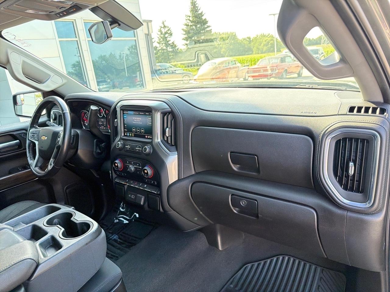 Chevrolet Silverado 1500 4WD Crew Cab 147" LT w/2FL 2021