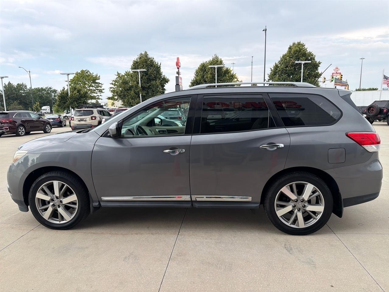 Nissan Pathfinder 4WD 4dr Platinum 2016