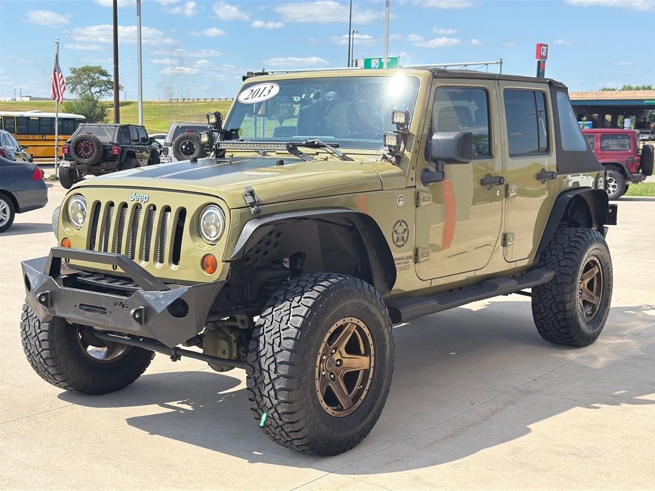 Jeep Wrangler Unlimited 4WD 4dr Rubicon 2013