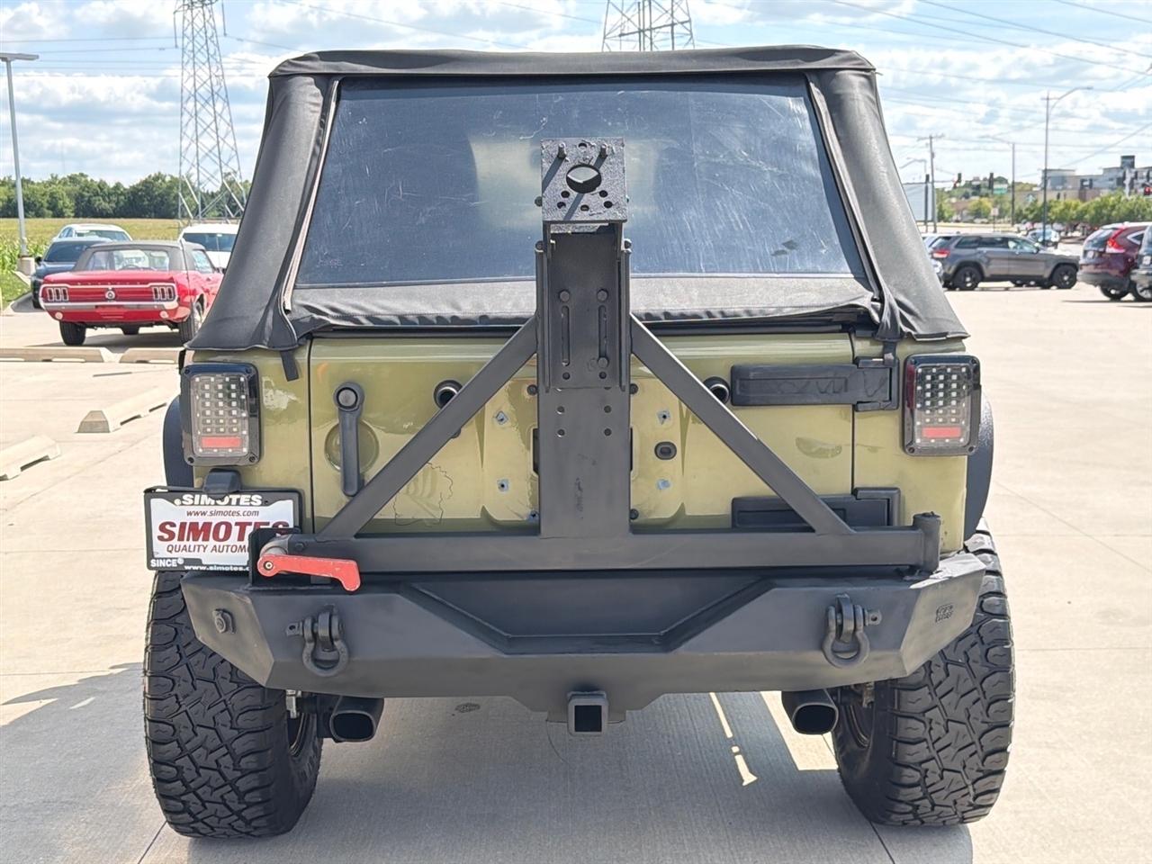 Jeep Wrangler Unlimited 4WD 4dr Rubicon 2013