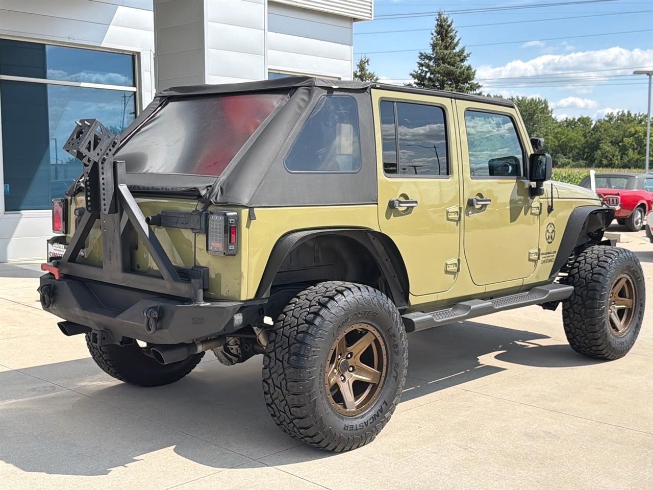 Jeep Wrangler Unlimited 4WD 4dr Rubicon 2013