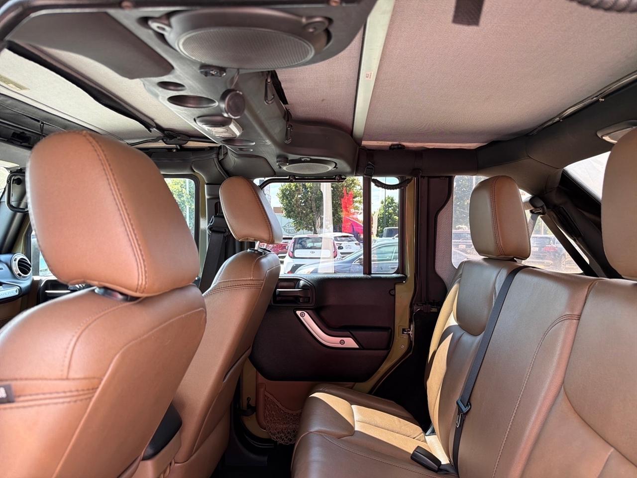Jeep Wrangler Unlimited 4WD 4dr Rubicon 2013
