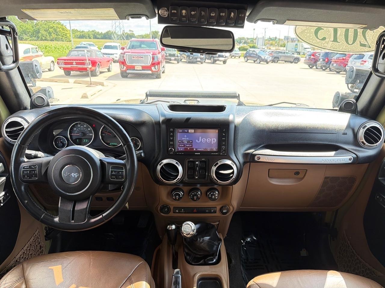 Jeep Wrangler Unlimited 4WD 4dr Rubicon 2013