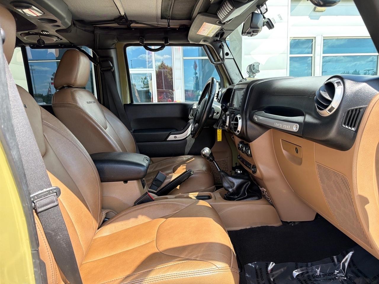 Jeep Wrangler Unlimited 4WD 4dr Rubicon 2013