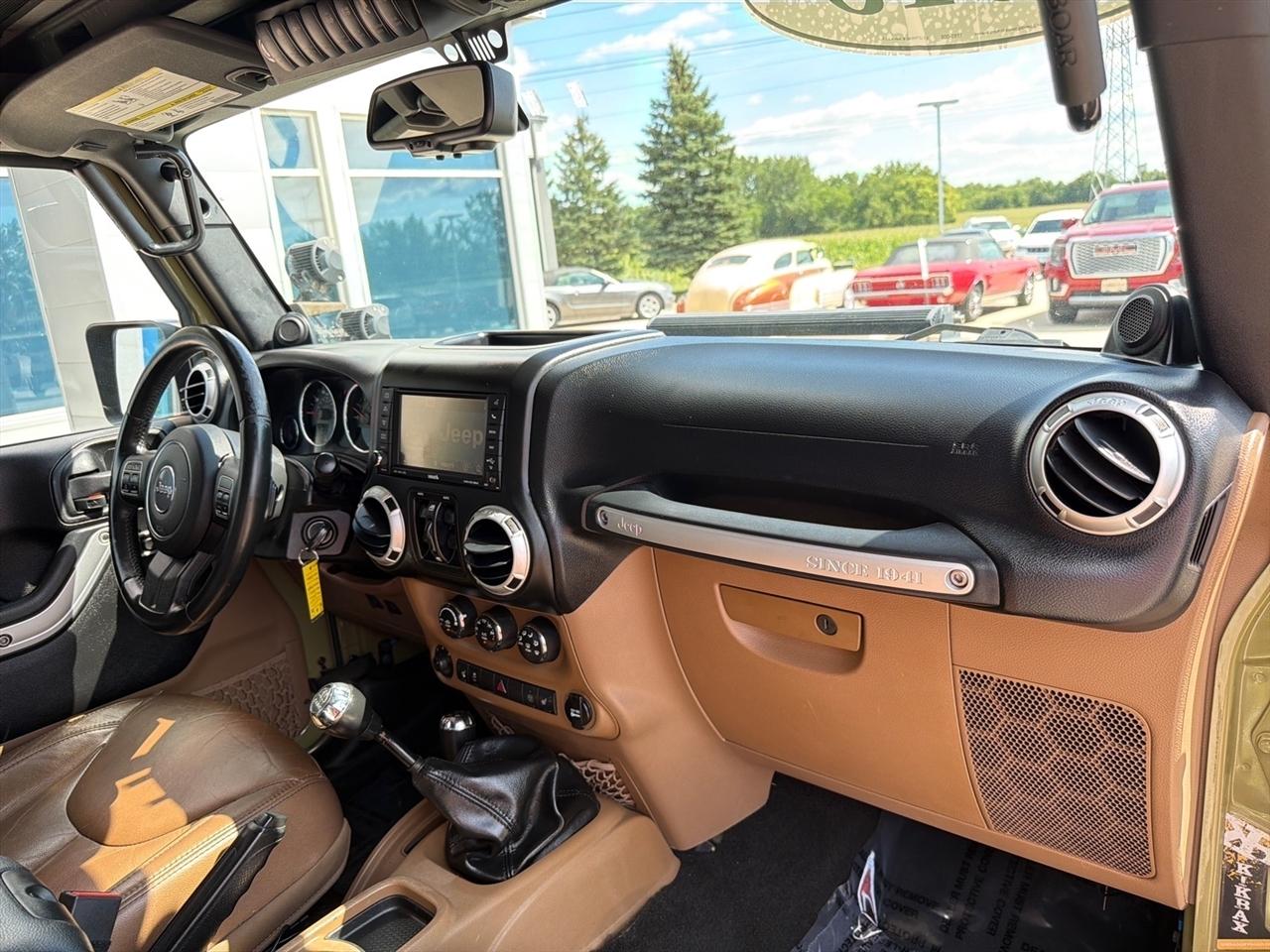 Jeep Wrangler Unlimited 4WD 4dr Rubicon 2013