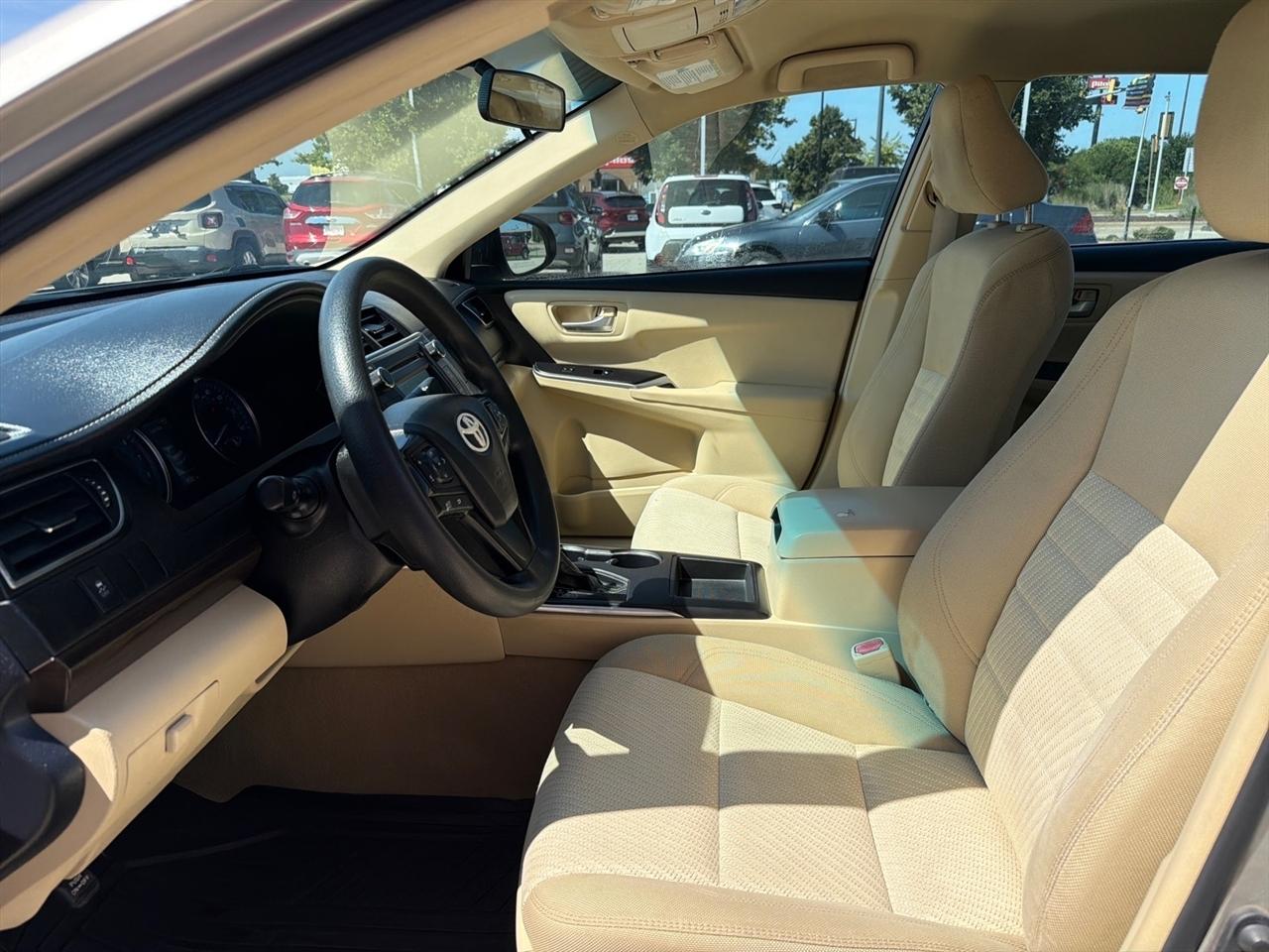 Toyota Camry 4dr Sdn I4 Auto SE w/Special Edition Pkg (Natl) 2016