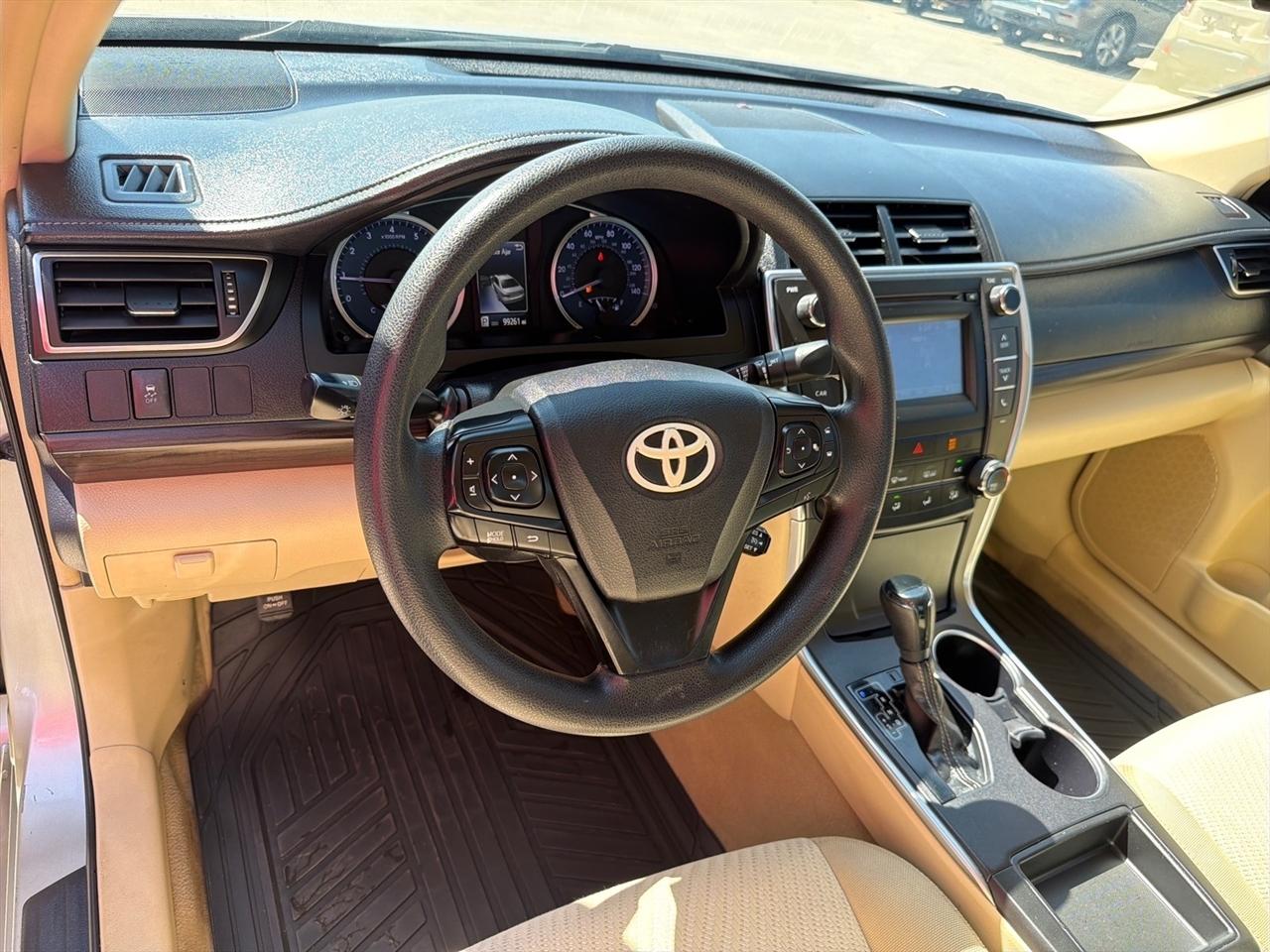 Toyota Camry 4dr Sdn I4 Auto SE w/Special Edition Pkg (Natl) 2016