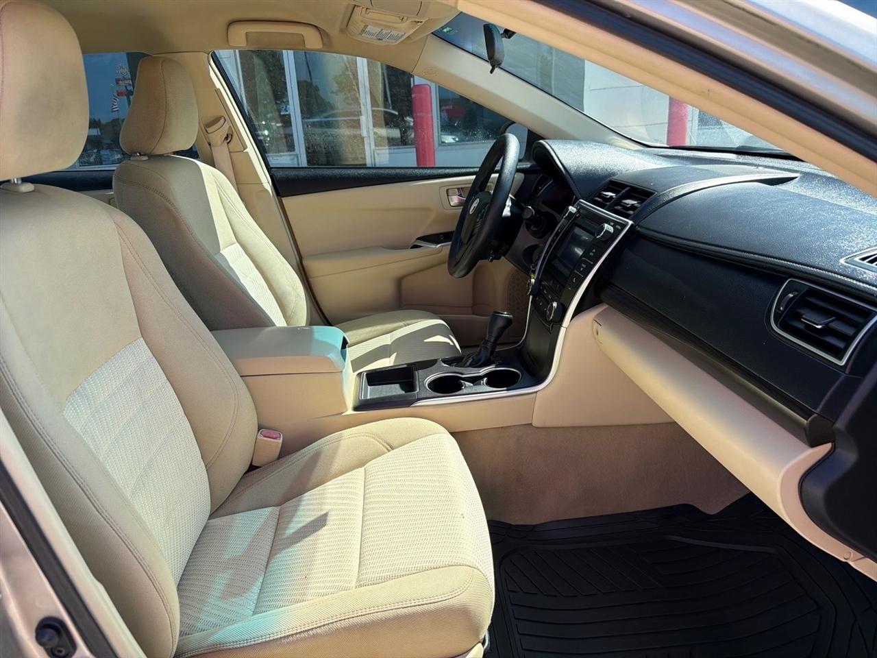 Toyota Camry 4dr Sdn I4 Auto SE w/Special Edition Pkg (Natl) 2016