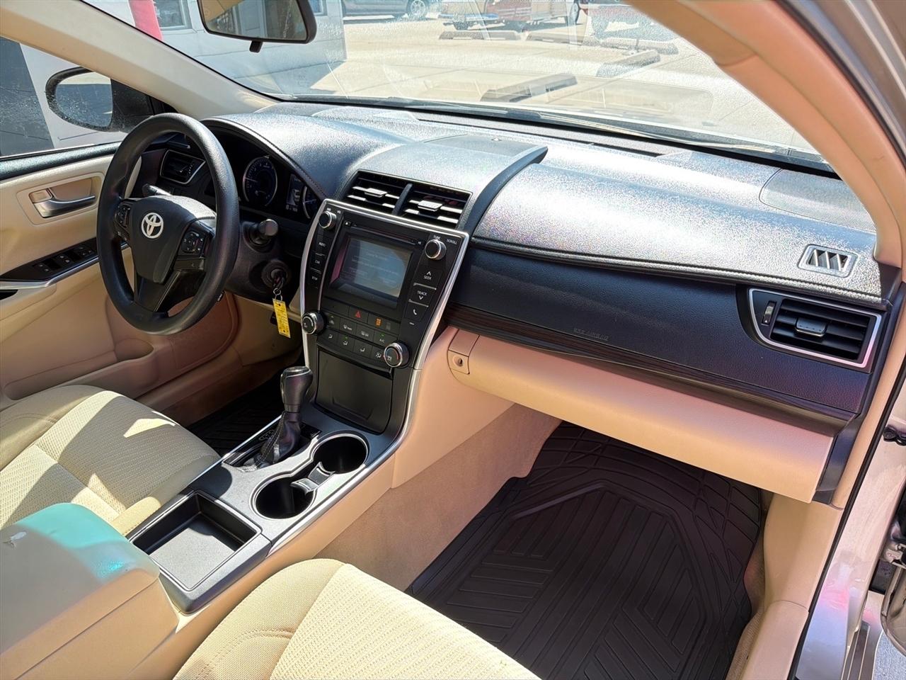 Toyota Camry 4dr Sdn I4 Auto SE w/Special Edition Pkg (Natl) 2016