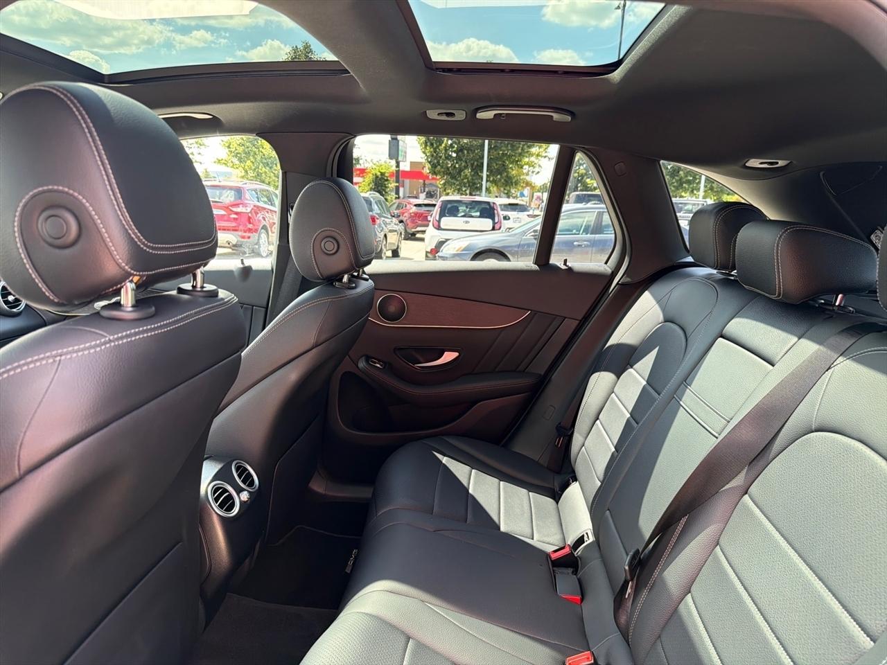 Mercedes-Benz GLC GLC 300 4MATIC SUV 2022
