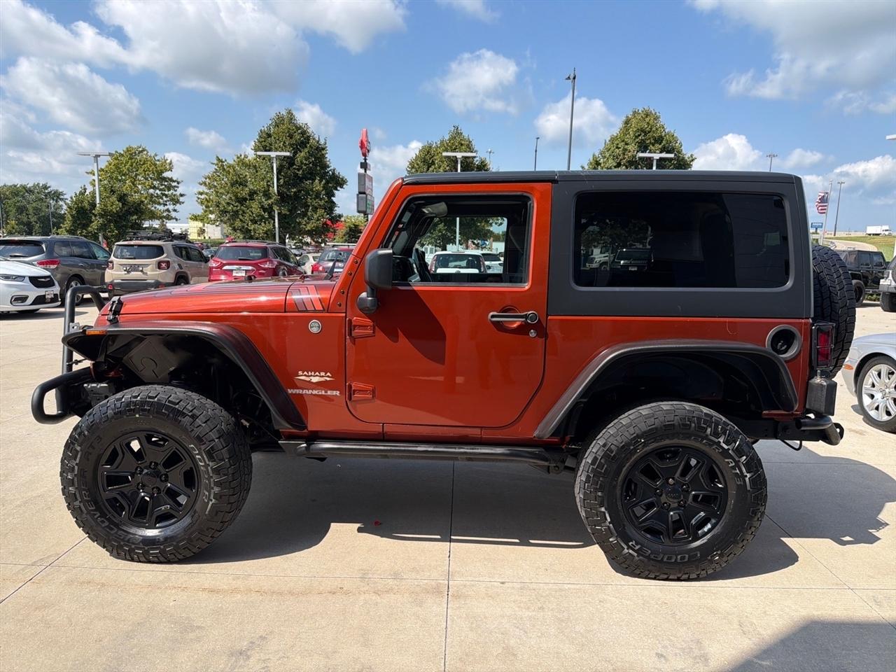 Jeep Wrangler 4WD 2dr Sahara 2014