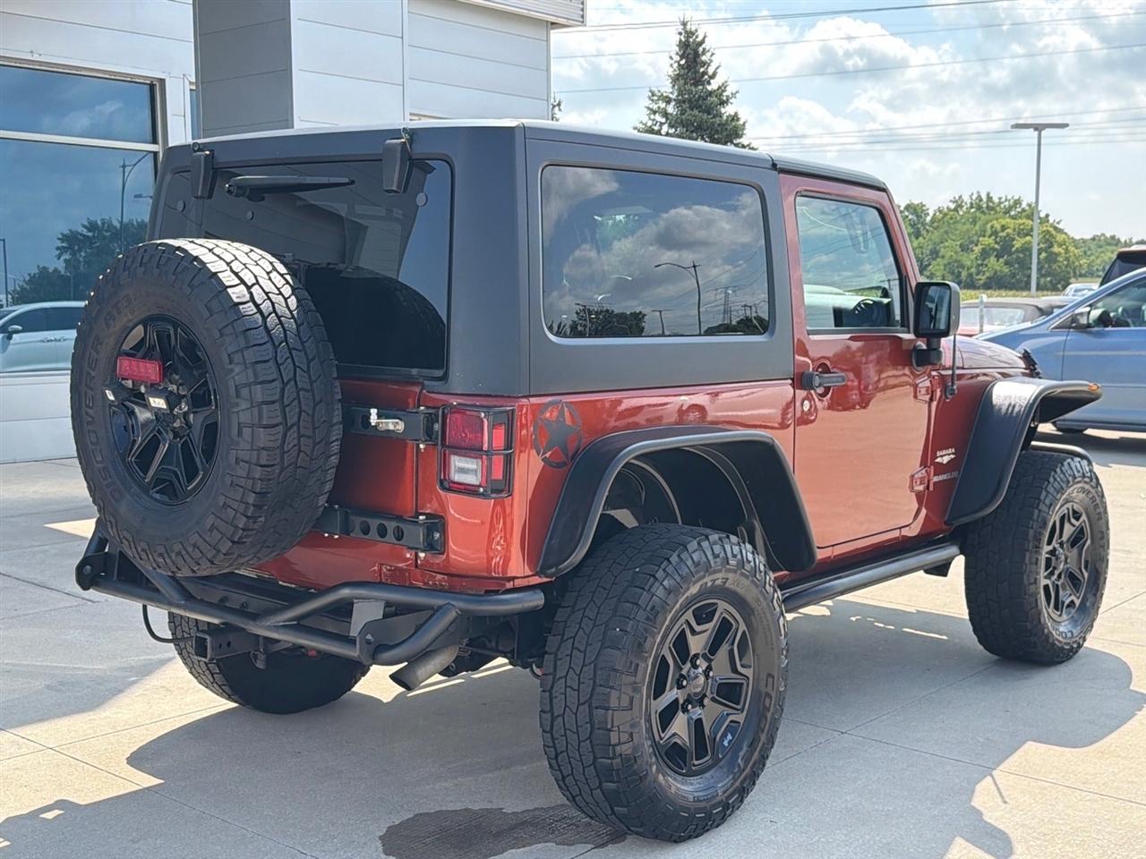 Jeep Wrangler 4WD 2dr Sahara 2014