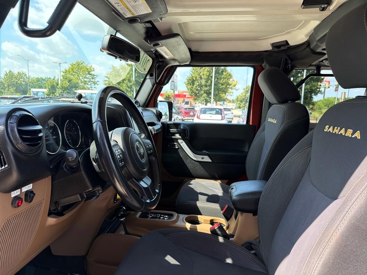 Jeep Wrangler 4WD 2dr Sahara 2014