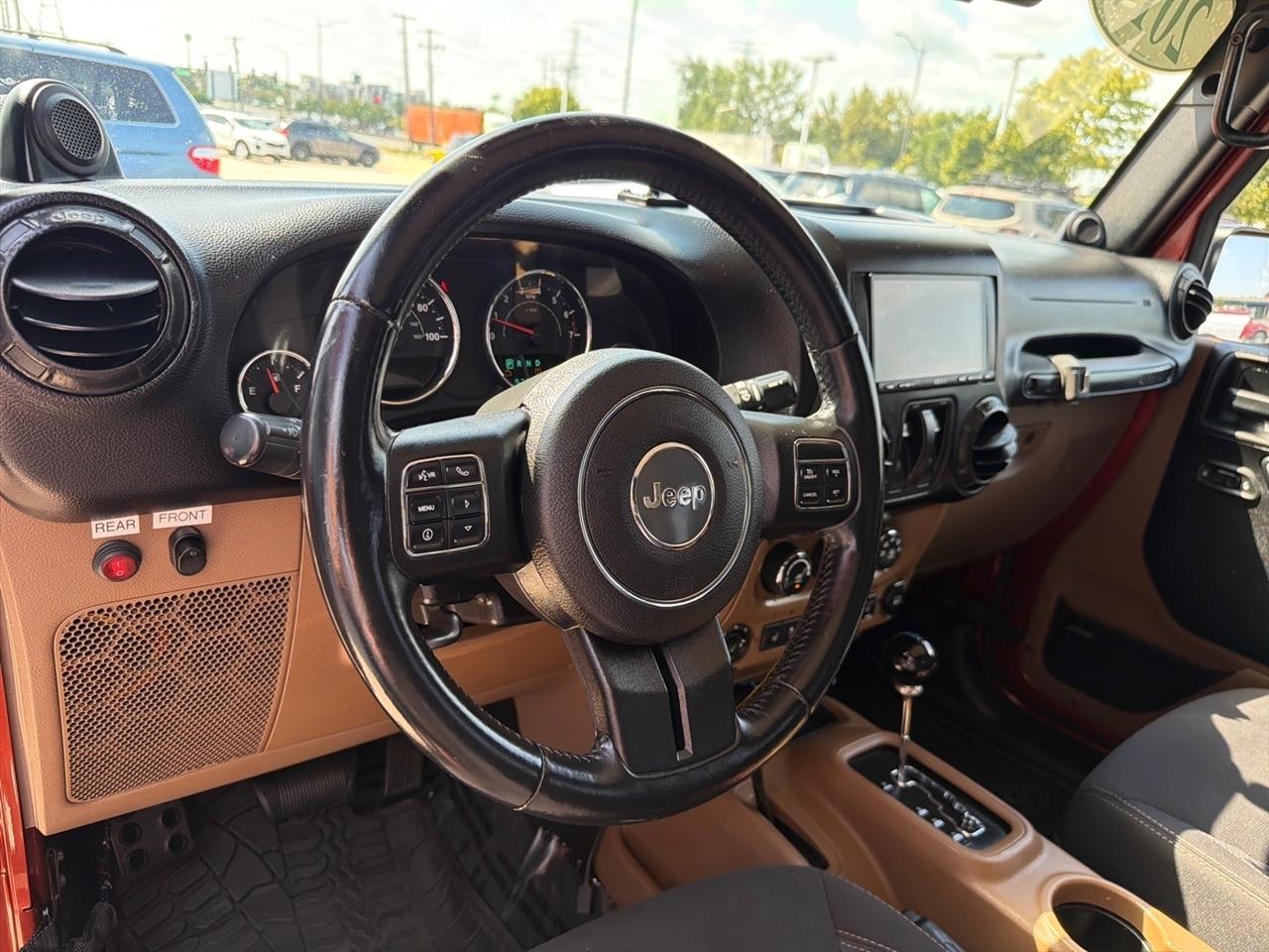 Jeep Wrangler 4WD 2dr Sahara 2014