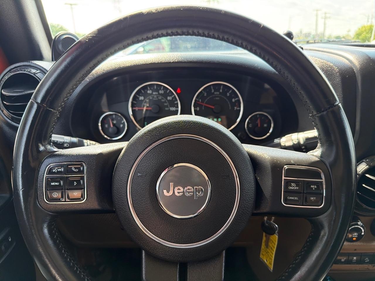 Jeep Wrangler 4WD 2dr Sahara 2014