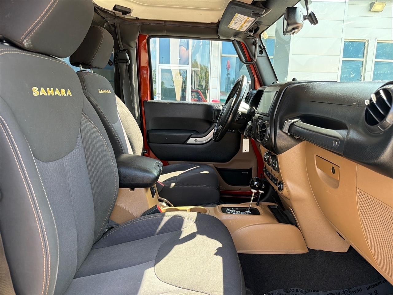 Jeep Wrangler 4WD 2dr Sahara 2014