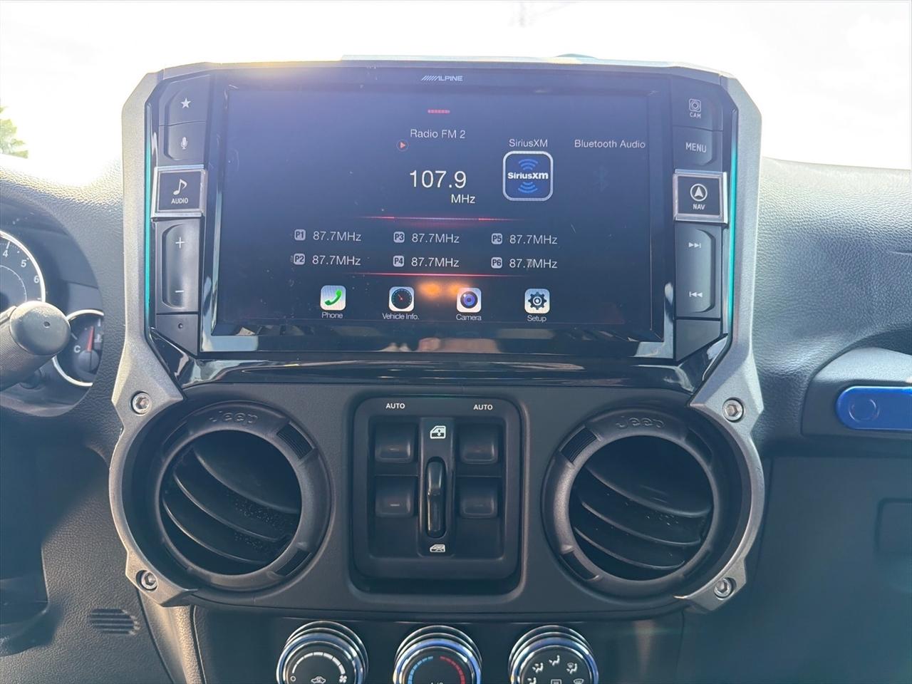 Jeep Wrangler Unlimited 4WD 4dr Sport 2015