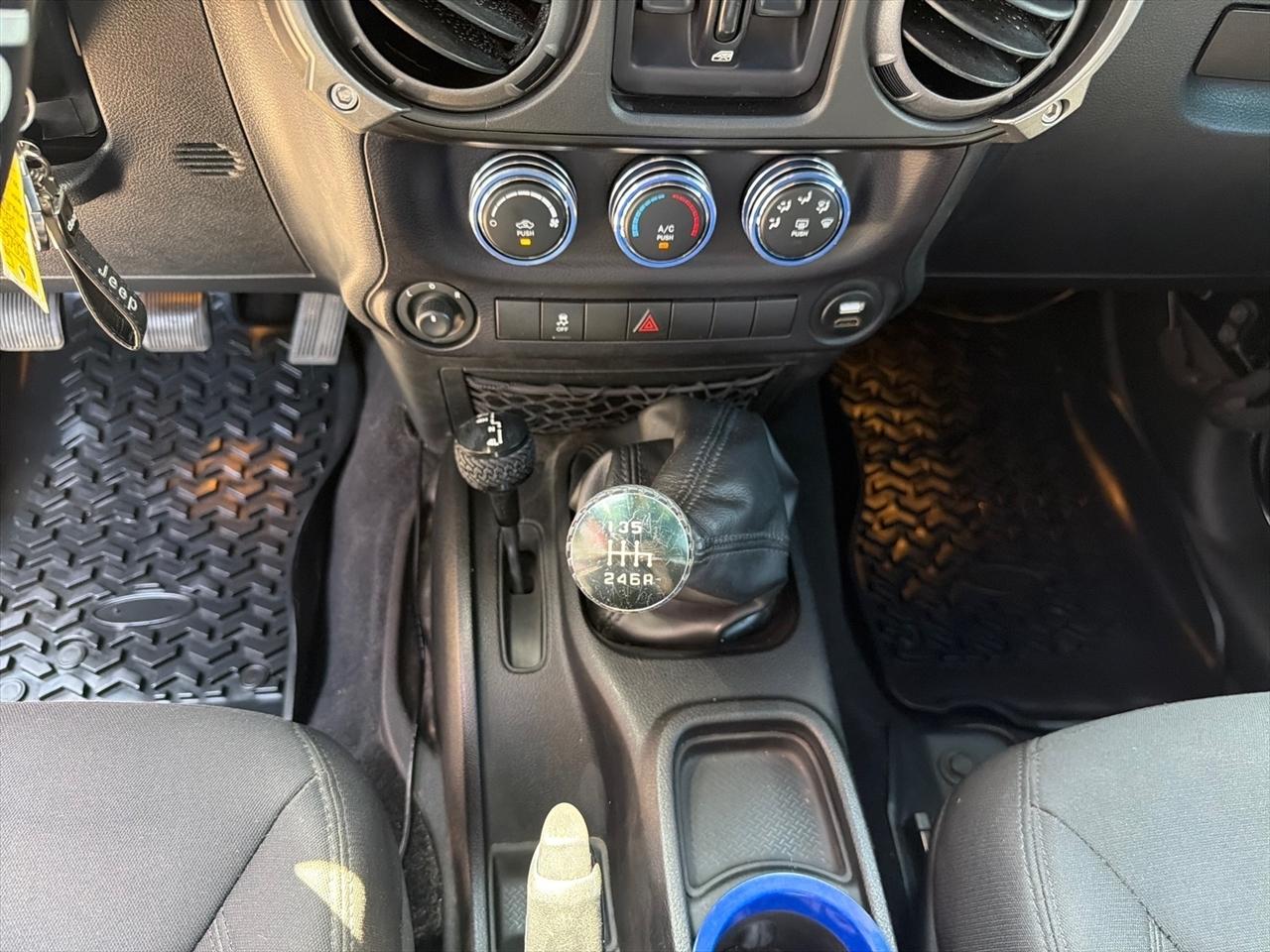 Jeep Wrangler Unlimited 4WD 4dr Sport 2015