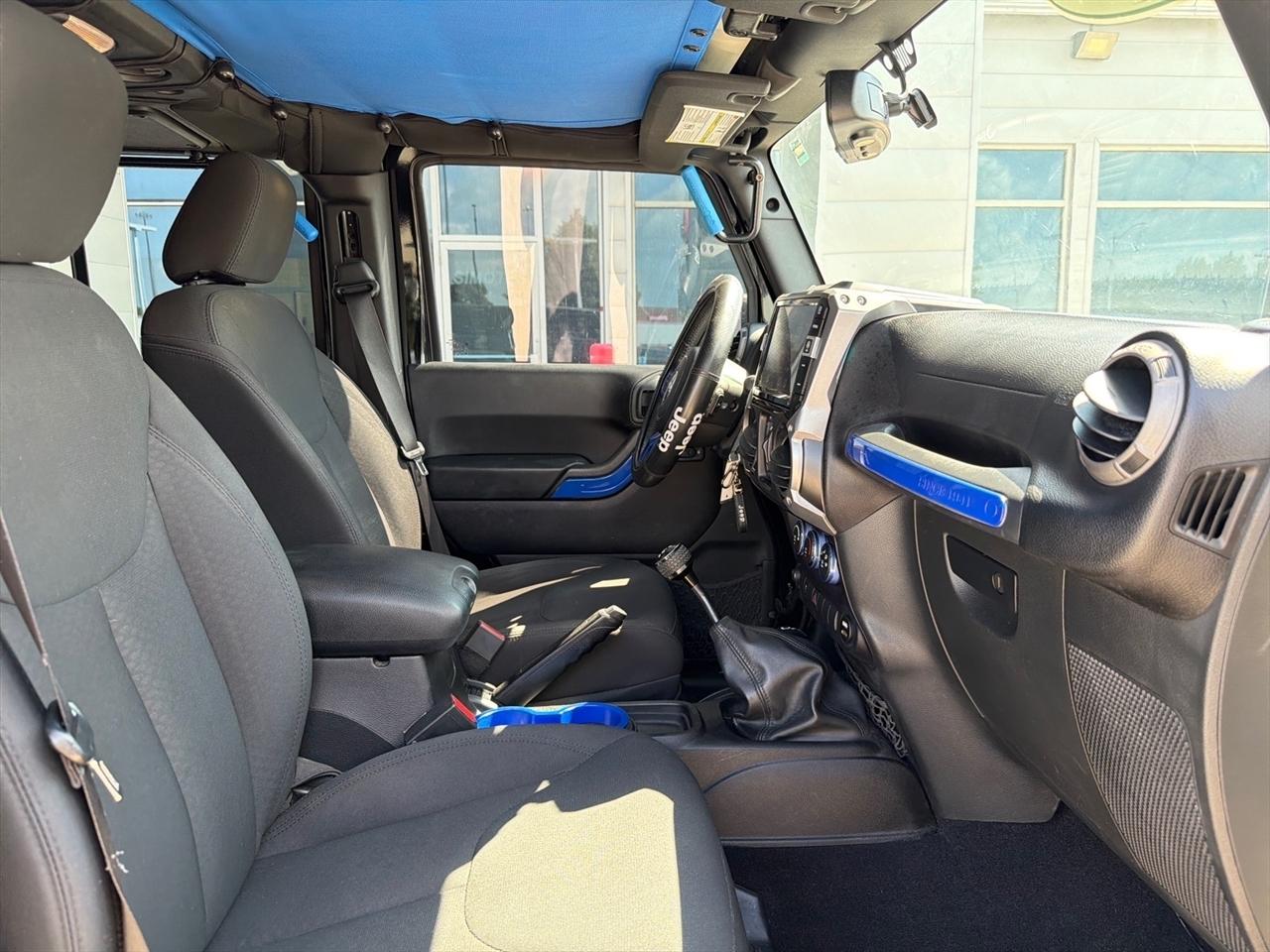 Jeep Wrangler Unlimited 4WD 4dr Sport 2015