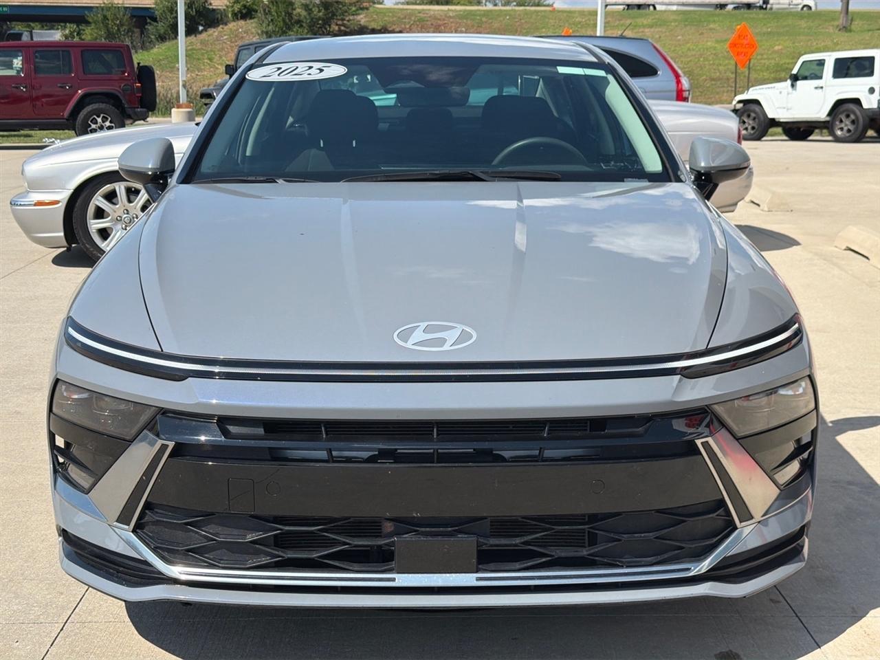 Hyundai Sonata SEL FWD 2025