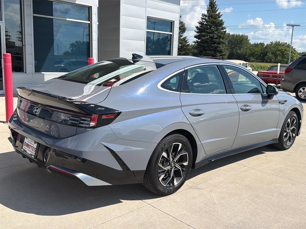Hyundai Sonata SEL FWD 2025