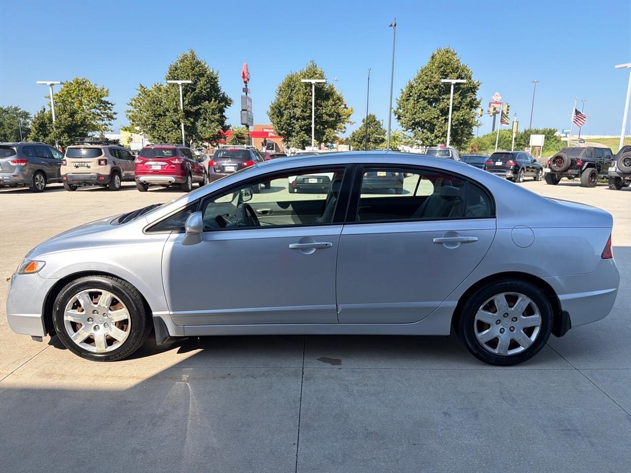 Honda Civic Sdn 4dr Auto LX 2010