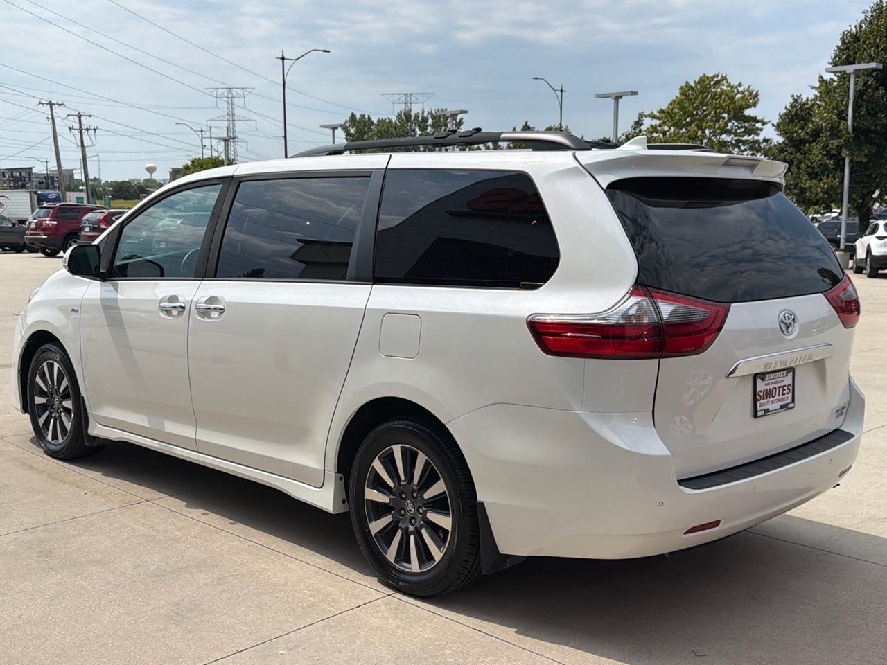 Toyota Sienna Limited Premium AWD 7-Passenger (Natl) 2020