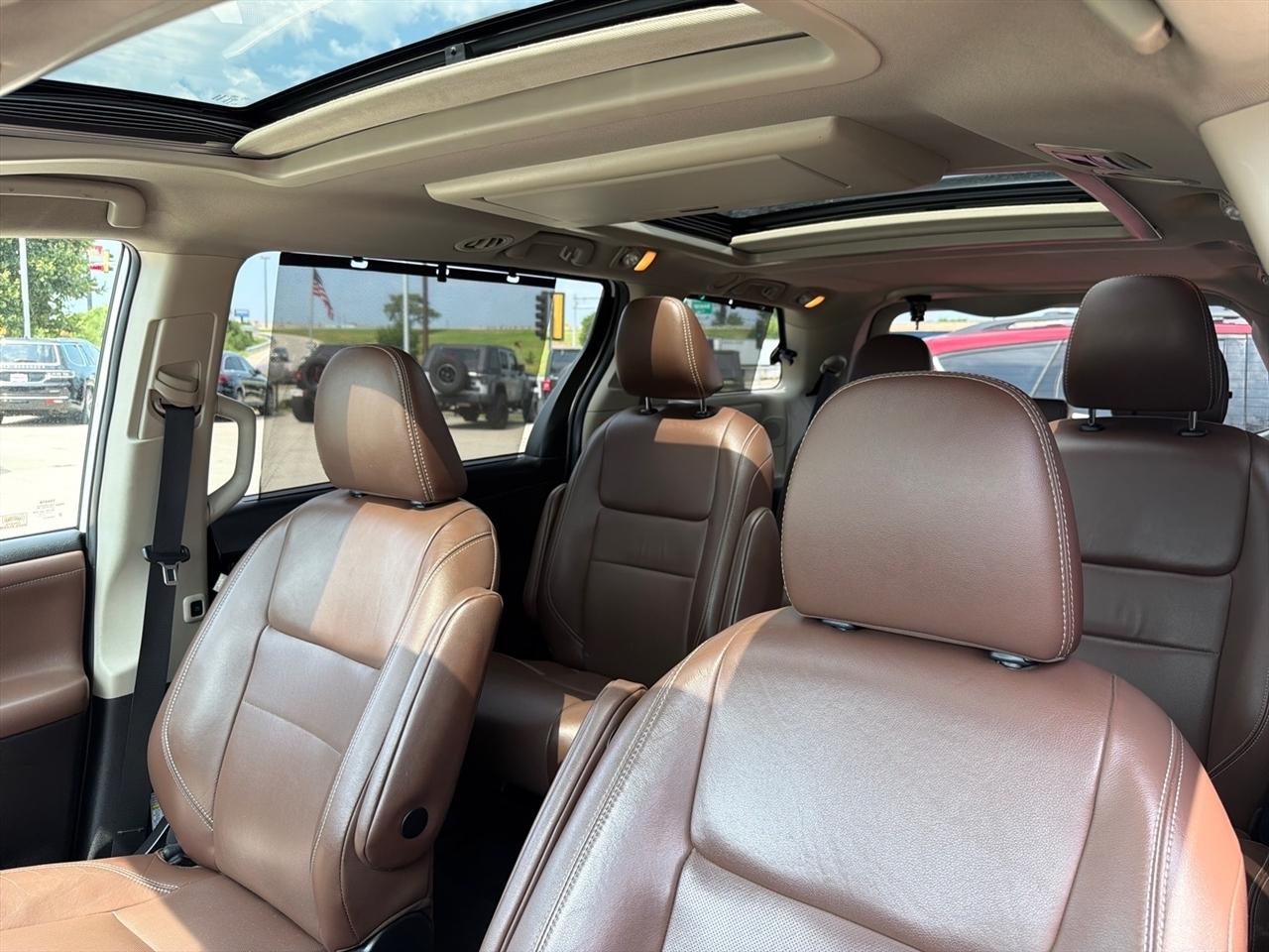 Toyota Sienna Limited Premium AWD 7-Passenger (Natl) 2020