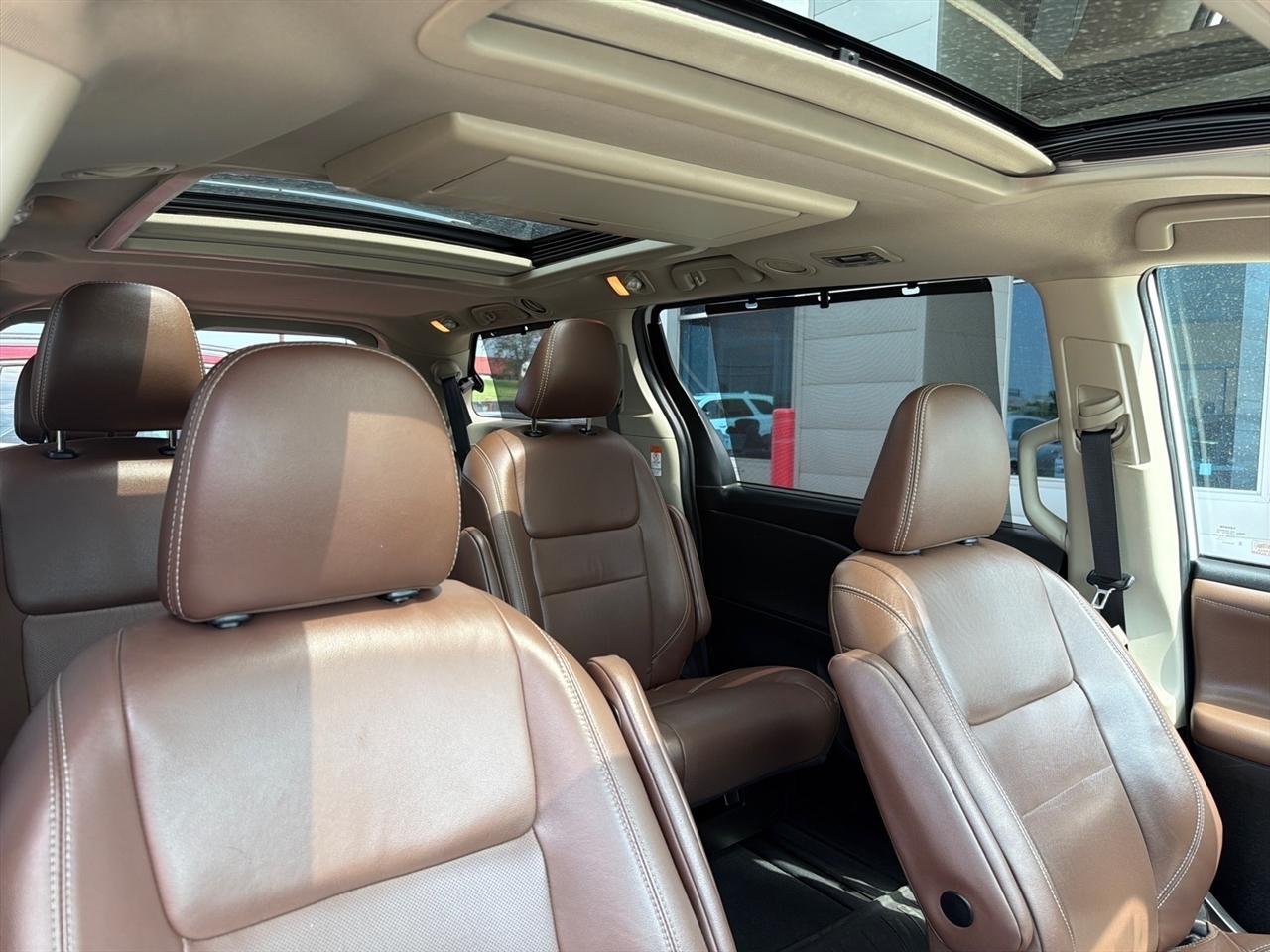 Toyota Sienna Limited Premium AWD 7-Passenger (Natl) 2020