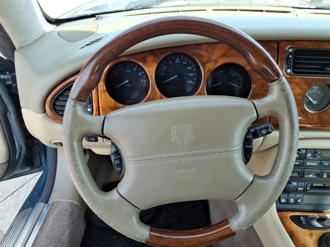 Jaguar XK8 2dr Conv XK8 2002