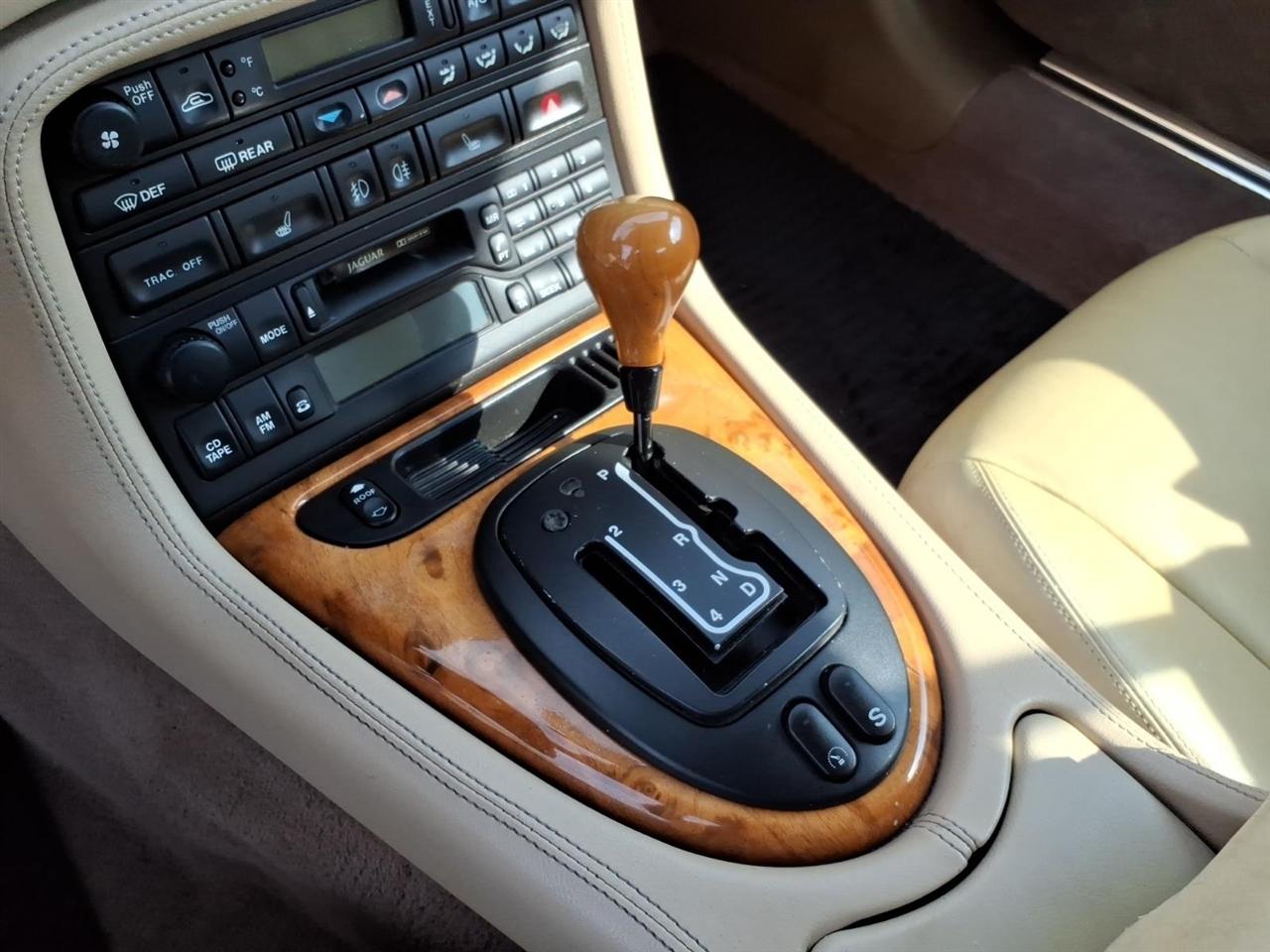 Jaguar XK8 2dr Conv XK8 2002