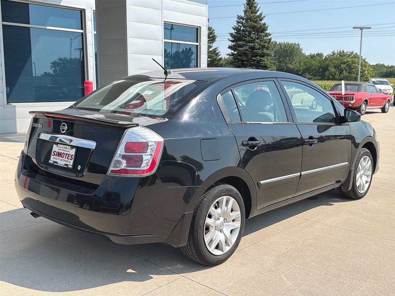 Nissan Sentra 4dr Sdn I4 CVT 2.0 S 2012