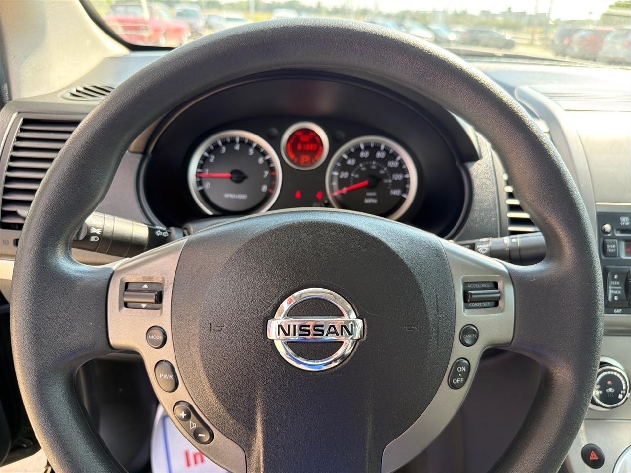 Nissan Sentra 4dr Sdn I4 CVT 2.0 S 2012
