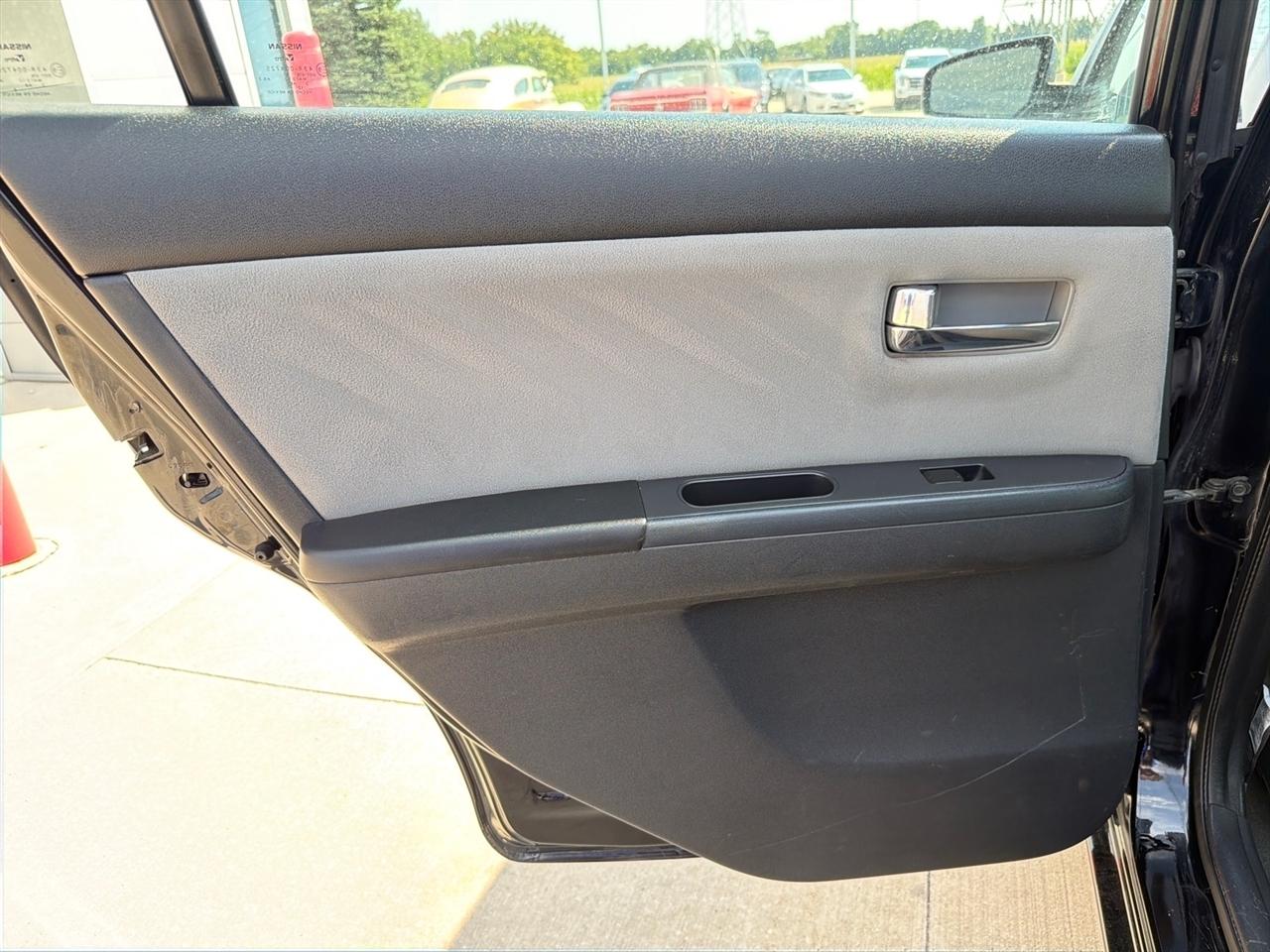 Nissan Sentra 4dr Sdn I4 CVT 2.0 S 2012
