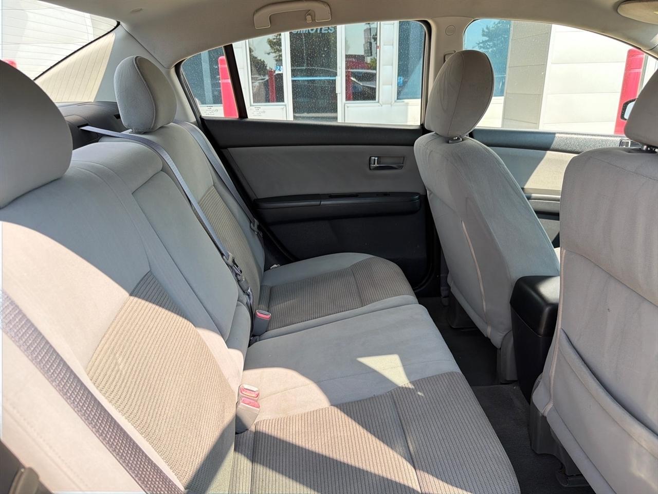 Nissan Sentra 4dr Sdn I4 CVT 2.0 S 2012