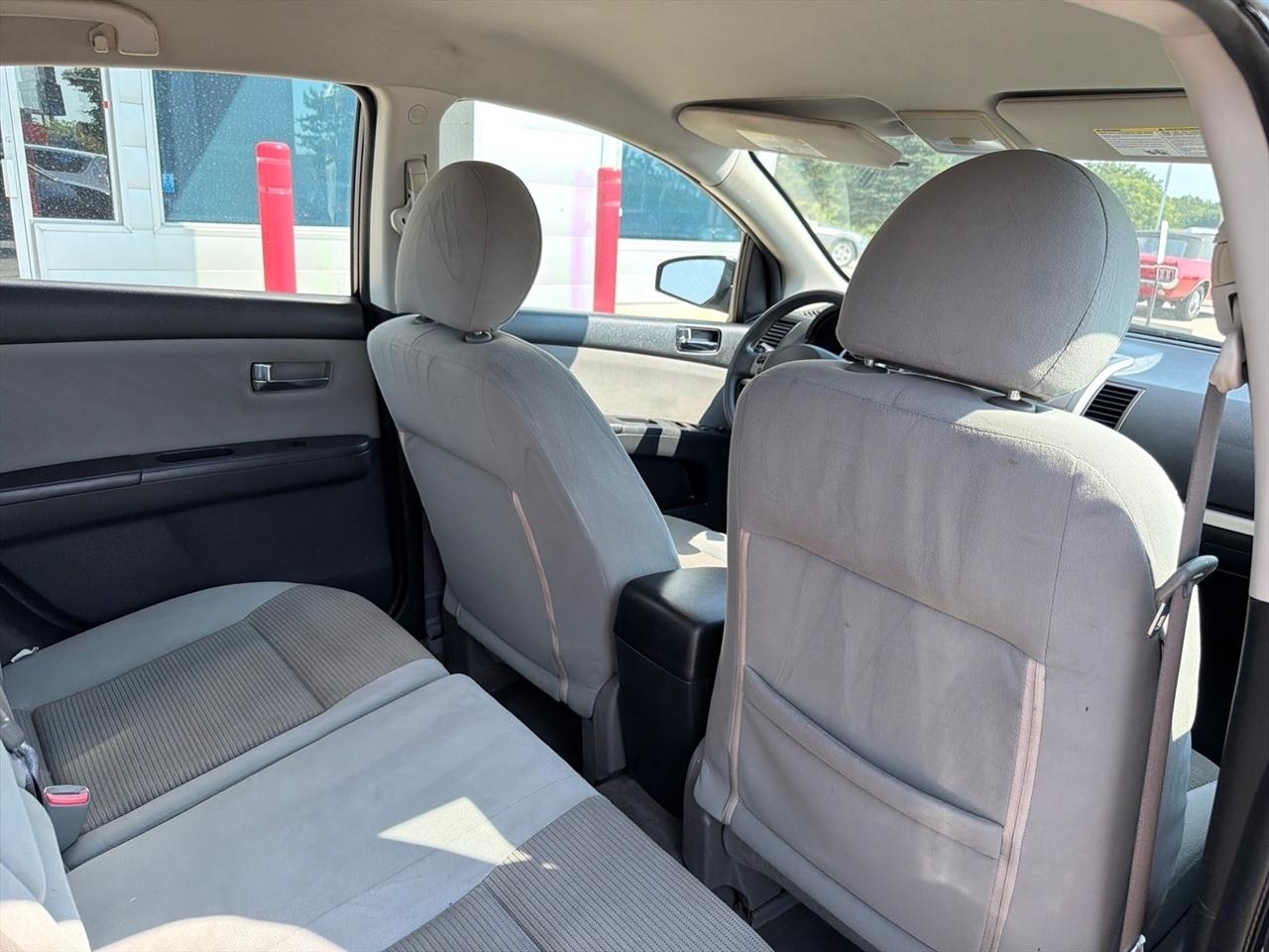 Nissan Sentra 4dr Sdn I4 CVT 2.0 S 2012