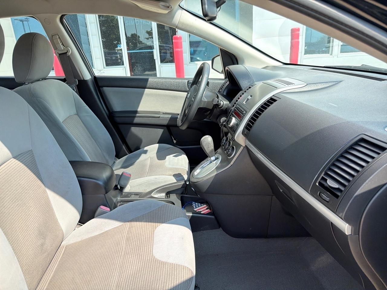Nissan Sentra 4dr Sdn I4 CVT 2.0 S 2012