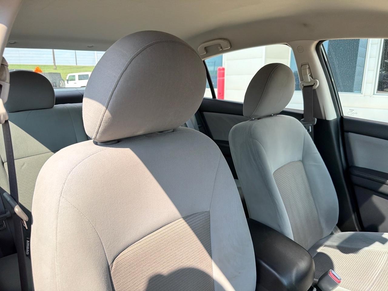 Nissan Sentra 4dr Sdn I4 CVT 2.0 S 2012
