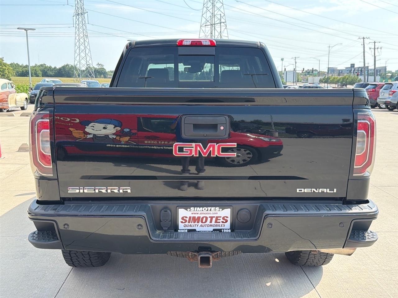 GMC Sierra 1500 4WD Crew Cab 153.0" Denali 2017