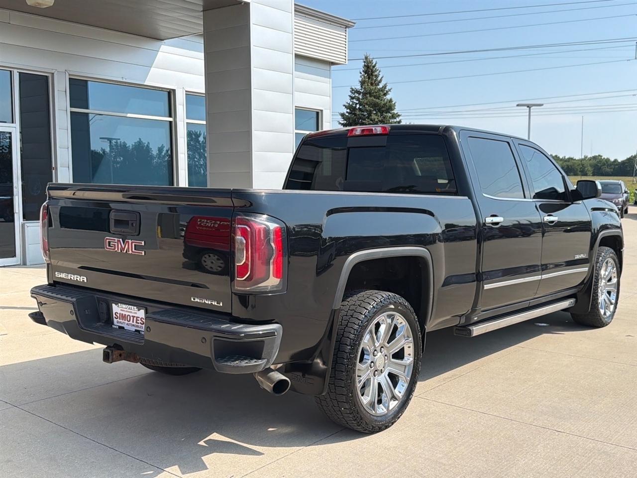 GMC Sierra 1500 4WD Crew Cab 153.0" Denali 2017