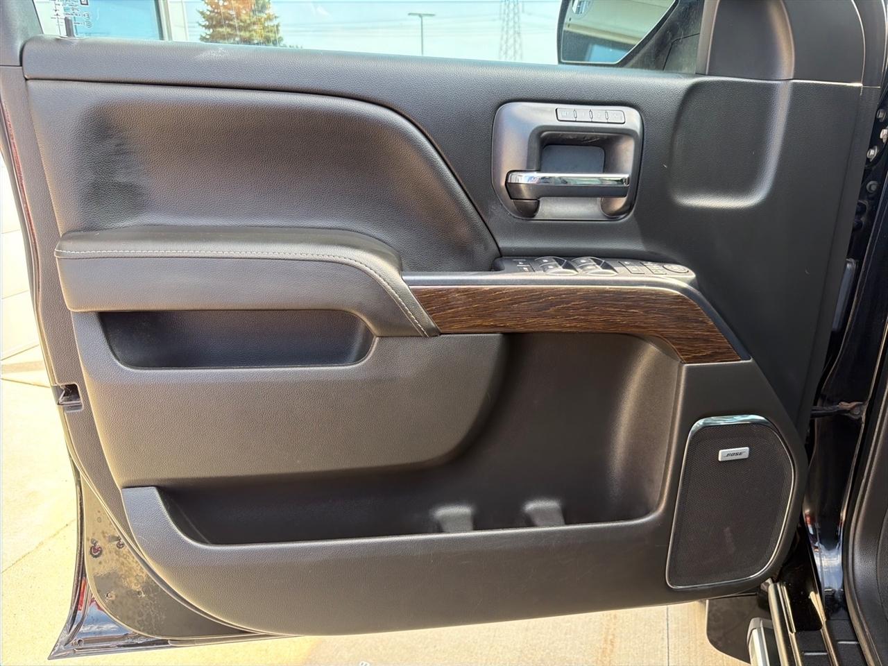 GMC Sierra 1500 4WD Crew Cab 153.0" Denali 2017