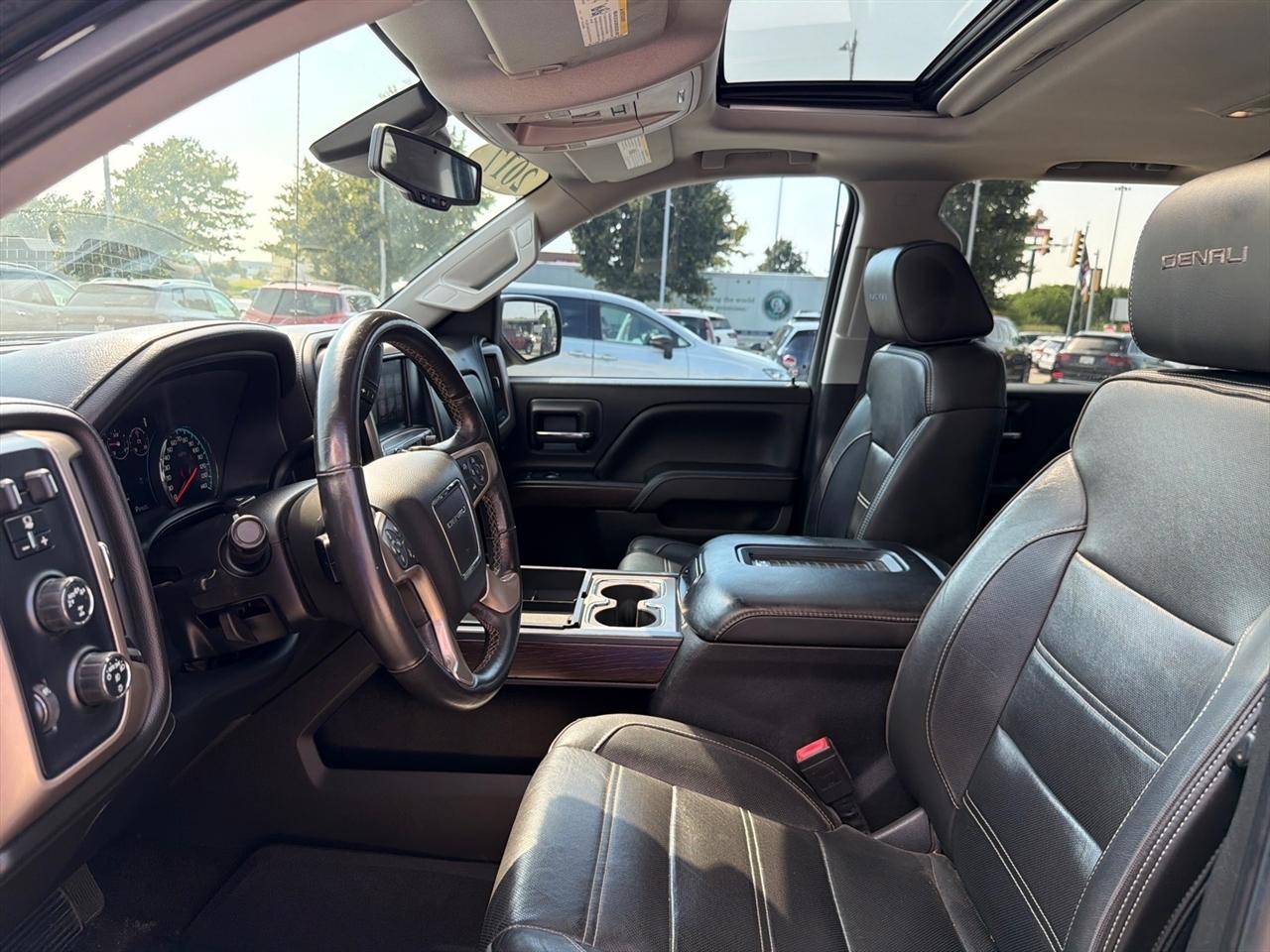 GMC Sierra 1500 4WD Crew Cab 153.0" Denali 2017