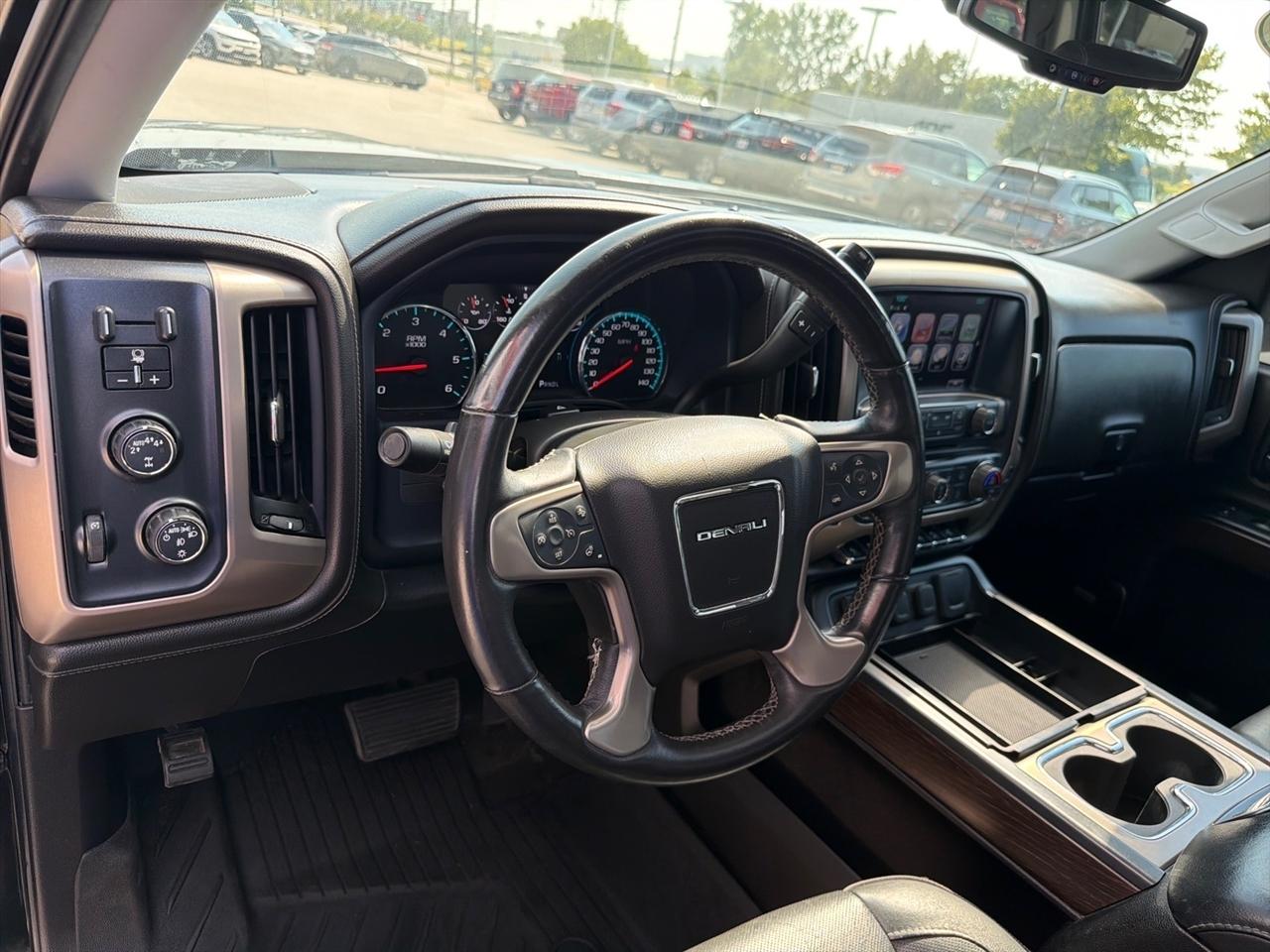 GMC Sierra 1500 4WD Crew Cab 153.0" Denali 2017