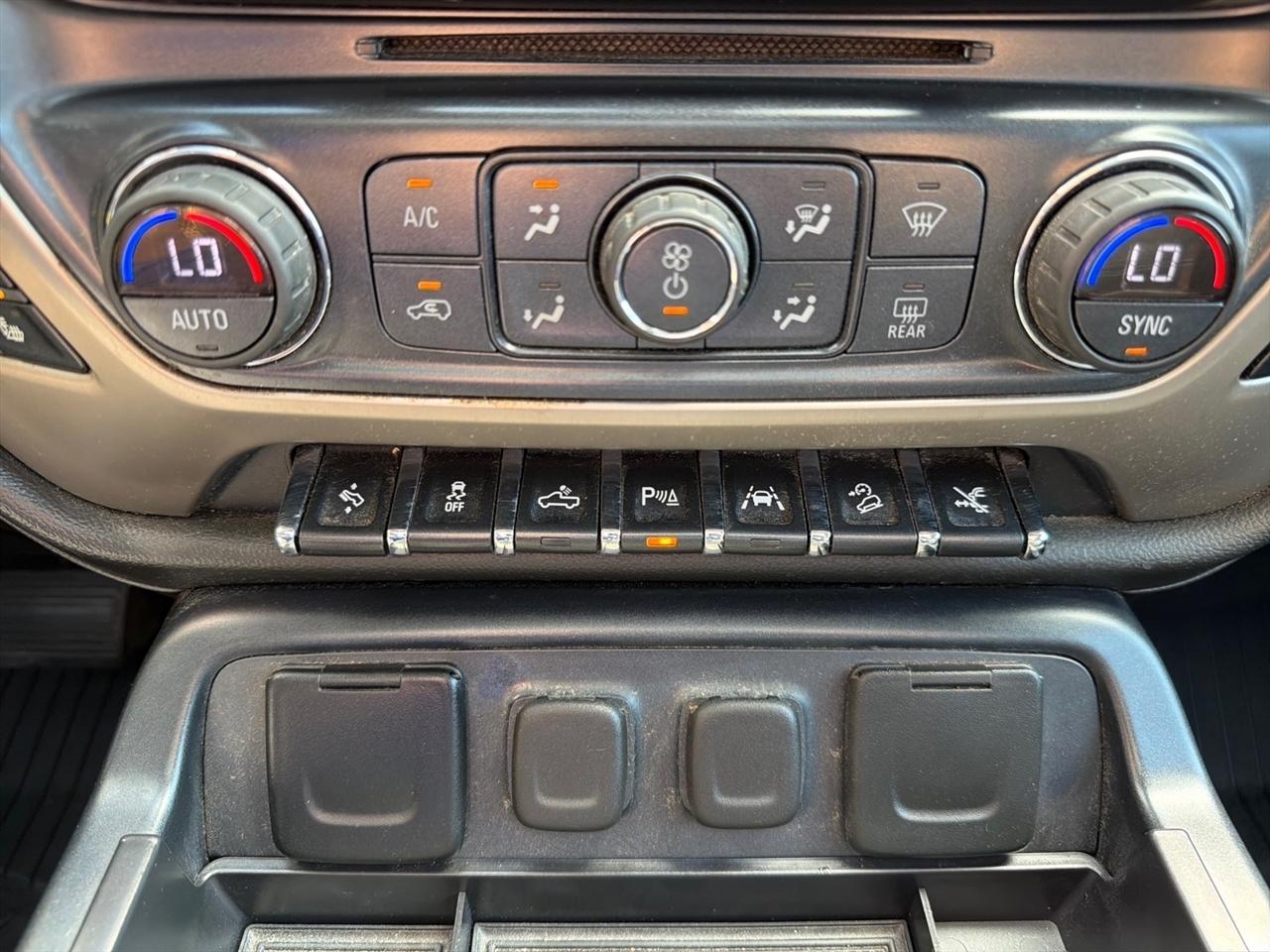 GMC Sierra 1500 4WD Crew Cab 153.0" Denali 2017