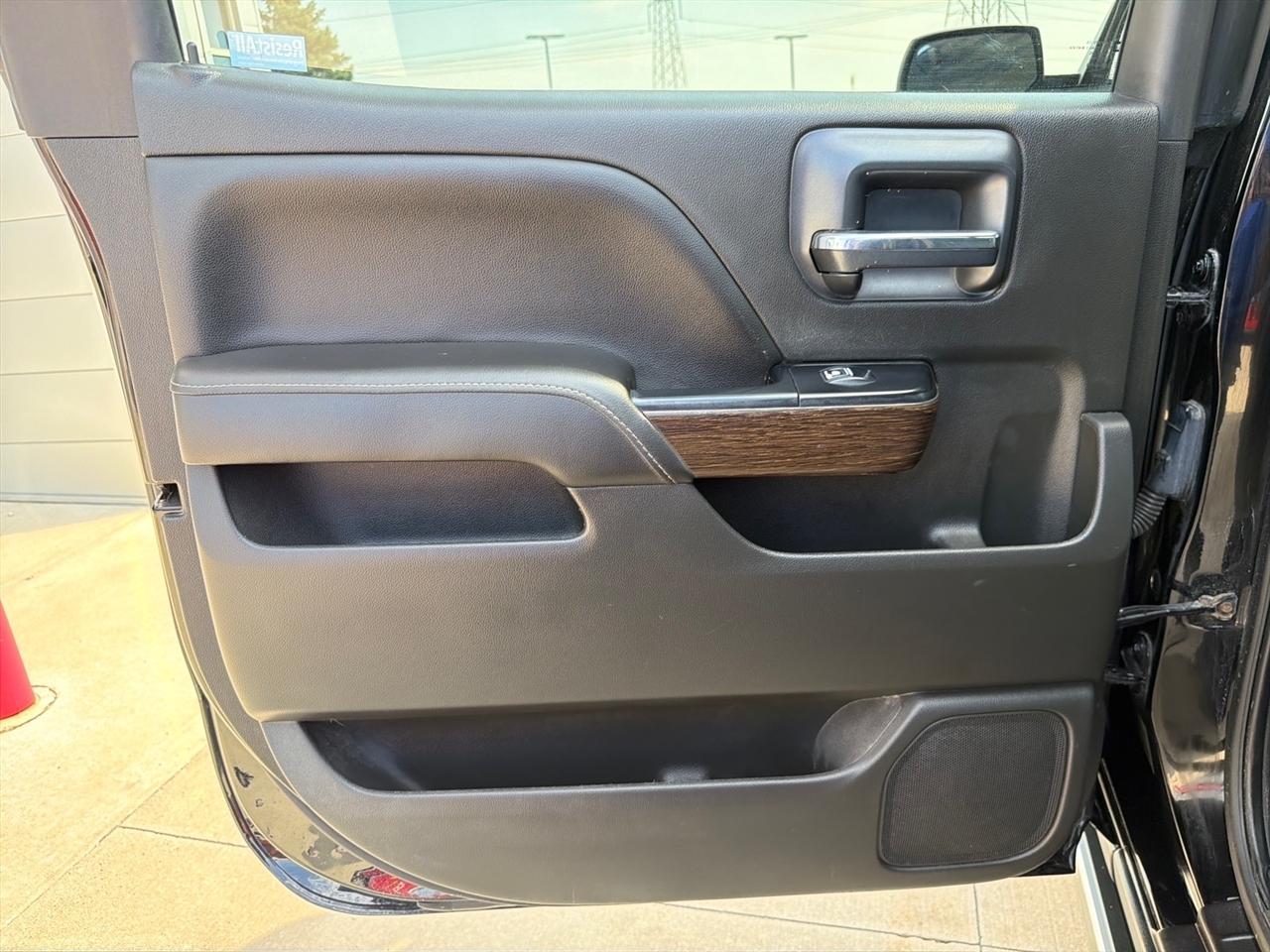 GMC Sierra 1500 4WD Crew Cab 153.0" Denali 2017