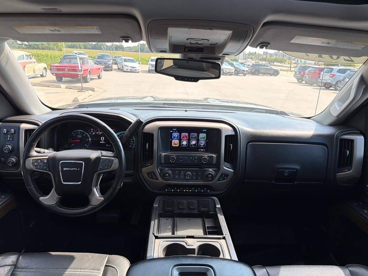 GMC Sierra 1500 4WD Crew Cab 153.0" Denali 2017
