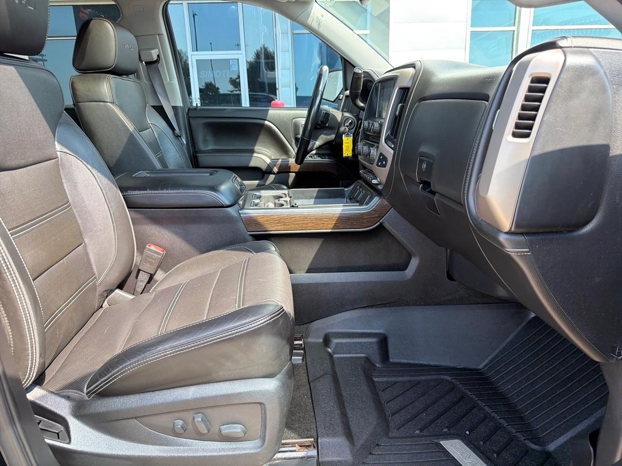 GMC Sierra 1500 4WD Crew Cab 153.0" Denali 2017