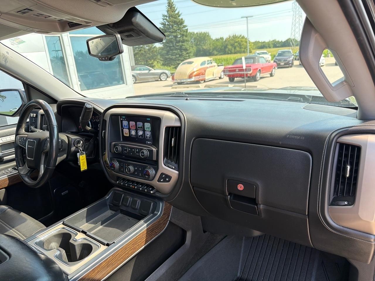 GMC Sierra 1500 4WD Crew Cab 153.0" Denali 2017