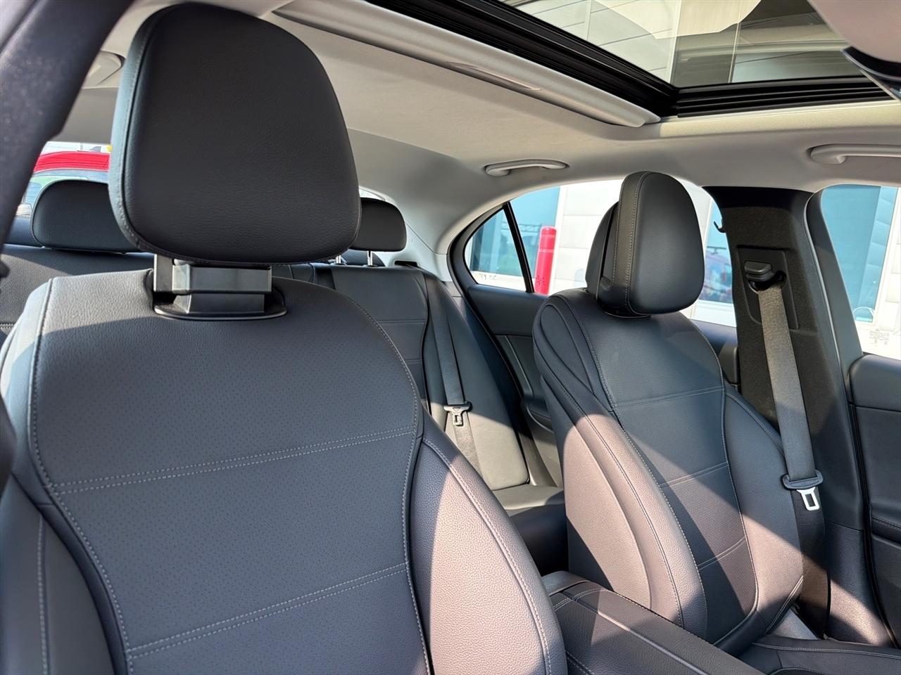 Mercedes-Benz C-Class C 300 4MATIC Sedan 2025