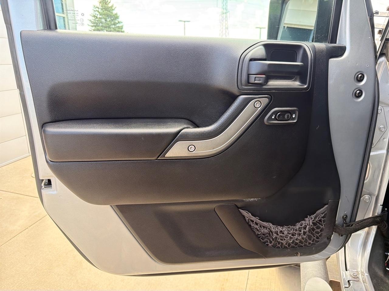 Jeep Wrangler Unlimited 4WD 4dr Sport 2016